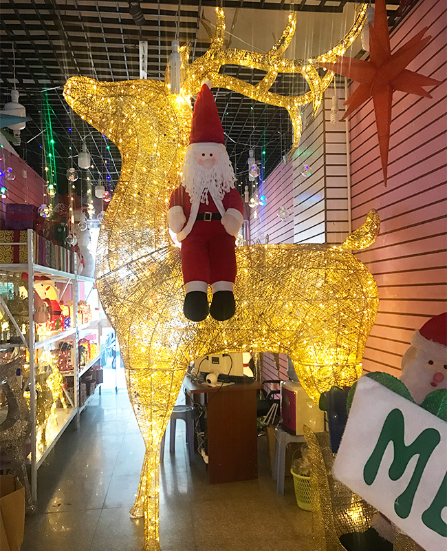 Christmas deer cart sleigh car shape luminous deer large hotel layout Meichen shopping mall props with LED