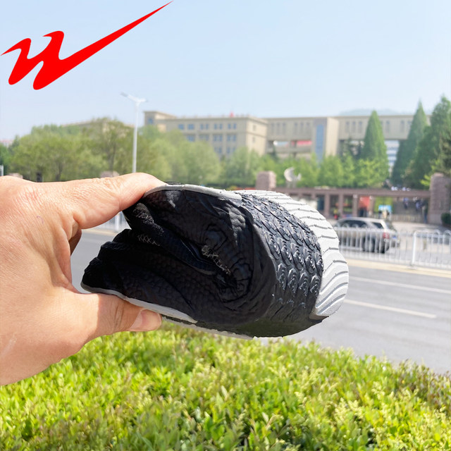 Double Star Physical Store Genuine Autumn Old Beijing Water-Resistant Shoes for Men, Ultra-Light Cloth Shoes, Non-Slip Slip-On Walking Shoes for Dad