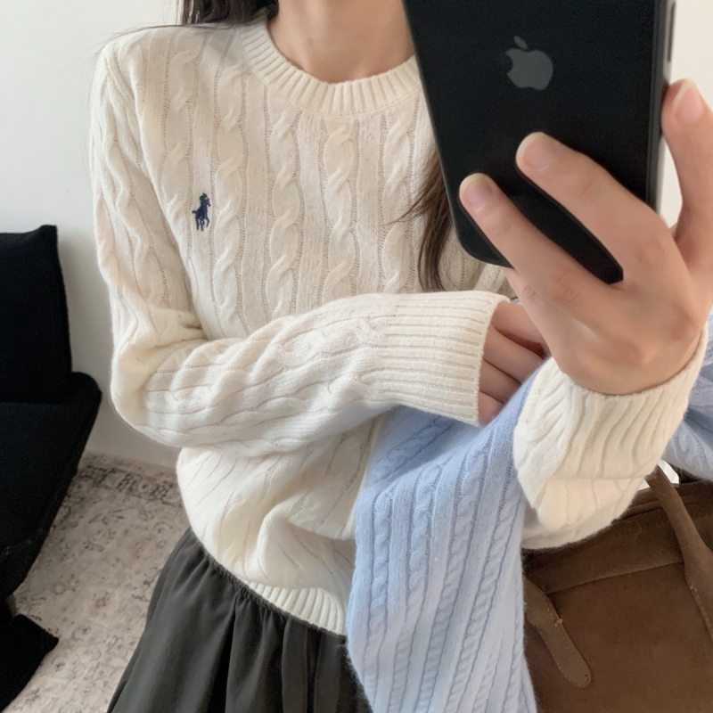 Bonnet Puyuan Genuine Product - Little Horse Embroidered Cable Knit Sweater (Contains 96.5% Wool) 58-26301-2 Bonnet Puyuan Genuine Product - Little Horse Embroidered Cable Knit Sweater (Contains 96.5% Wool) 58-26301-2