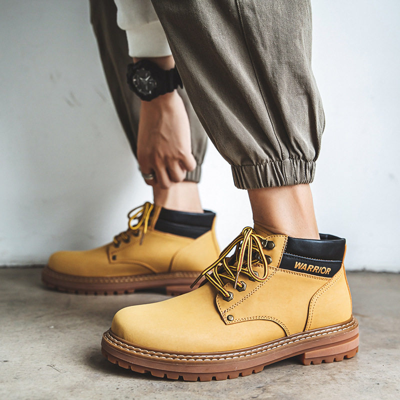 Rhubarb boots men's British style 2022 summer and autumn medium and high barrel tooling shoes leather retro thick bottom black Martin boots men