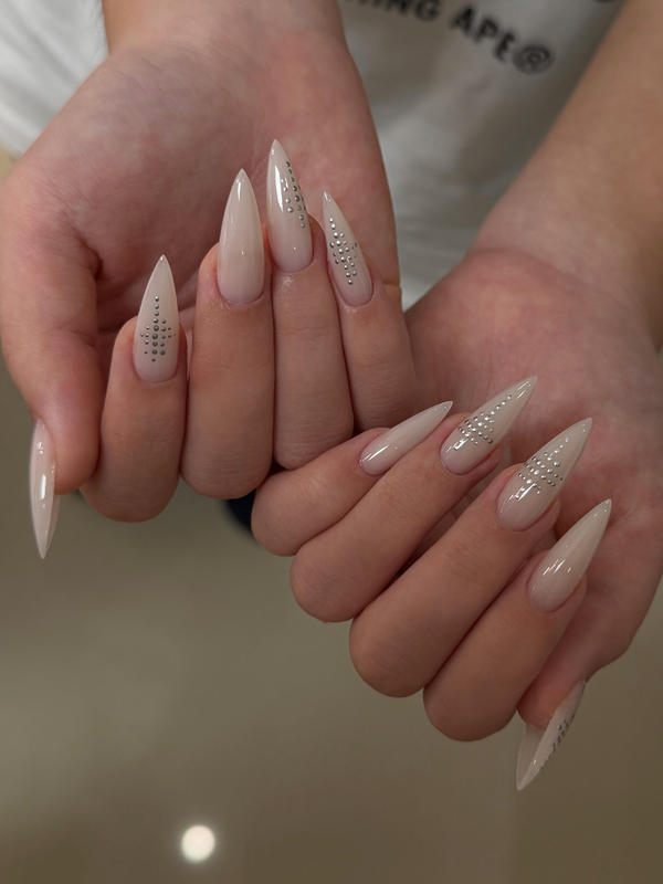 Ugg Hot Girl Nail Tips "Ivanka" New Simple and High-End Nude Color Silver Polka Dot Competition-Level White Women's Long Pointed Nails