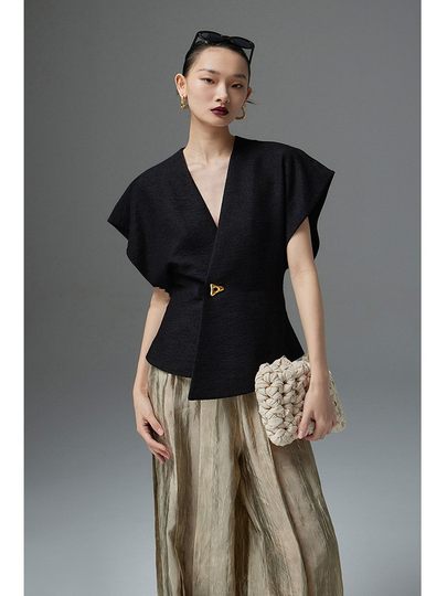 2025春夏新款酷飒气质收腰显瘦一粒扣不对称西装无袖马甲背心女