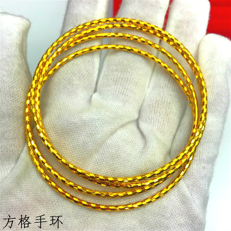 Vòng tay nữ Màu vàng Vòng tay mạ vàng Đồng xu Euro Mô phỏng Fake Việt Nam Sha Jin Trang sức Vòng tay ba vòng Bóng loáng vòng trầm