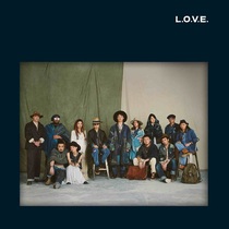 Spot) genuine album Eason Chan L O V E LOVE 2018 Cantonese New Album CD lyrics