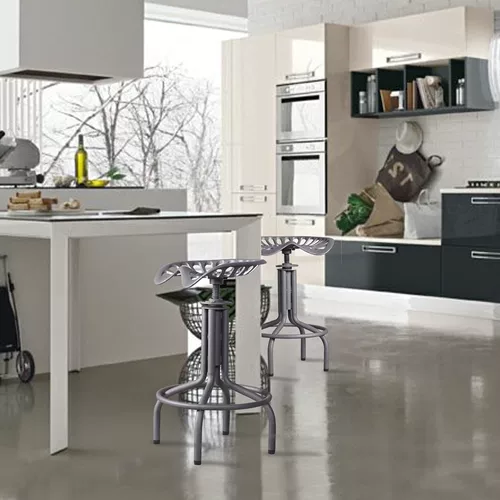 Стул бара промышленного стиля может быть поднят на столовых стульях ретро -бары стул B & B Cafe Creative Cast Iron Chair Grey Grey