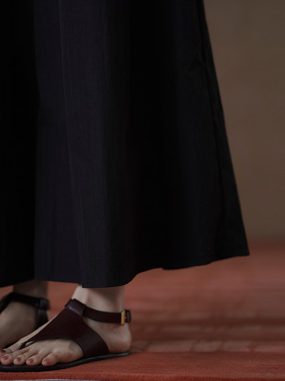 La señorita Hachi se ve delgada y de estilo real y pantalones la cintura alta elástica no es recogida y suelta sin carga