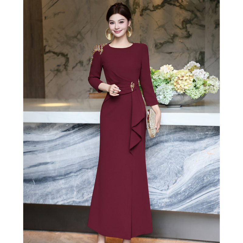Zhilai Burgundy Light Luxury Elegant Long Dress with Three-Dimensional Tailoring, Slit, Bodycon Fishtail Dress, Spring 2026 New Model