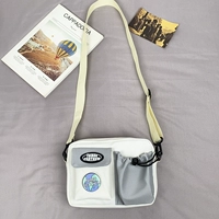 Белый дает значок