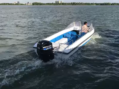 Double glass fiber speedboat assault boat yacht open high speed speedboat fishing boat sightseeing boat cruise boat