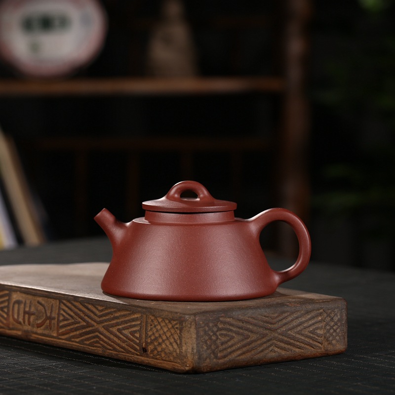 Yixing Purple Sand Single Pot Whole Handmade Original Mine Old Purple Clay Fish Hood Vegetarian with large capacity name Home Kung Fu Bubble Tea Set
