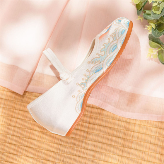 Hanfu ancient style women's cloth shoes wedge Chinese style old Beijing cloth shoes embroidered shoes soft bottom dance shoes shallow mouth spring and summer