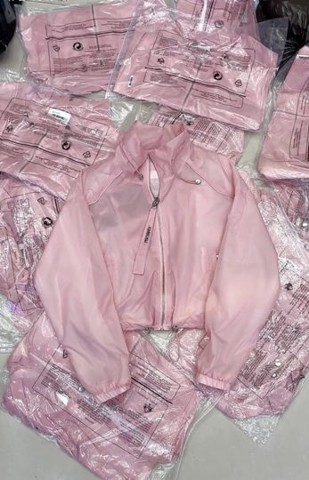 Colorful light and thin sun protection clothes for women loose standing collars to reduce age