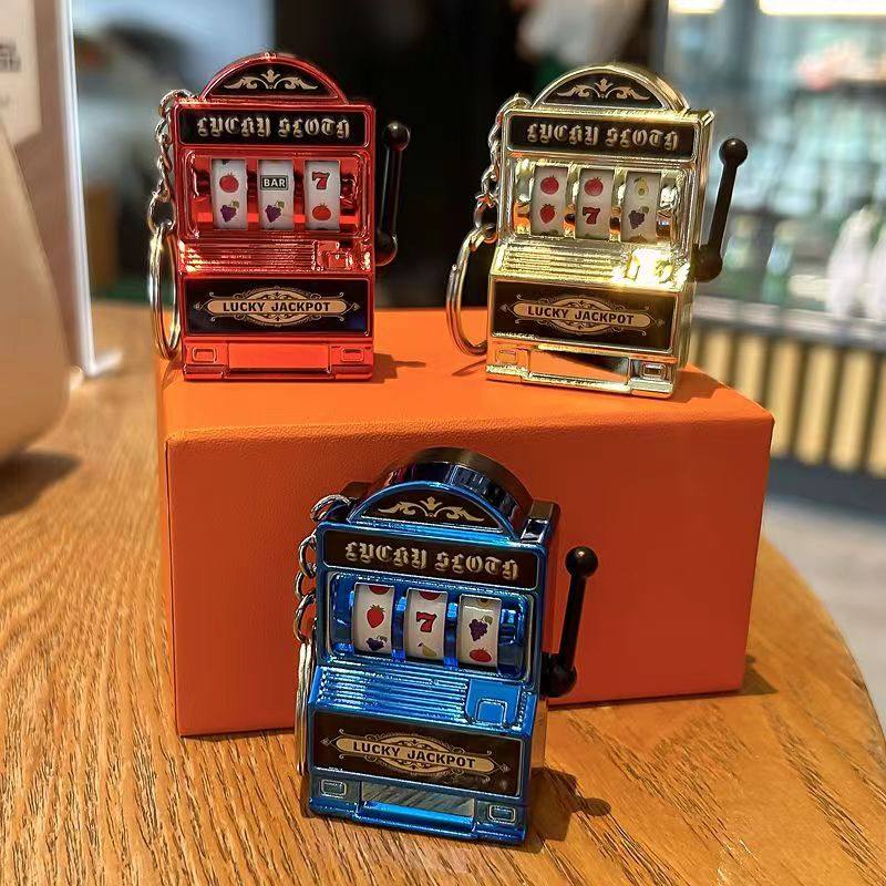 抖音同款老虎机钥匙扣网红解压玩具迷你趣味挂件创意汽车钥匙扣