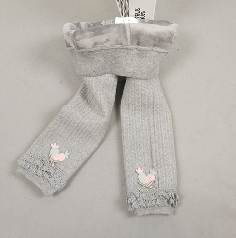 Bé gái mùa thu đông cộng với quần lửng nhung dày cho bé một chiếc quần legging nhung bé cộng với quần nhung ấm vớ dày thu đông cho bé