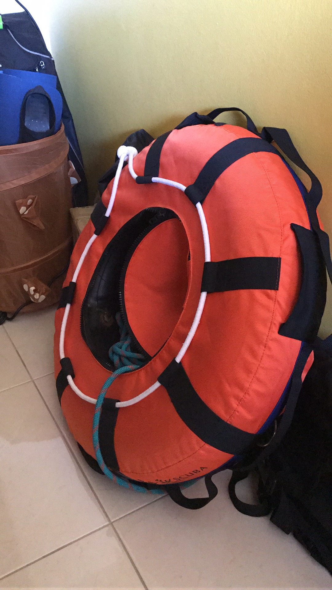 Professional free diving inflatable reflective buoy elephant pull smb ...