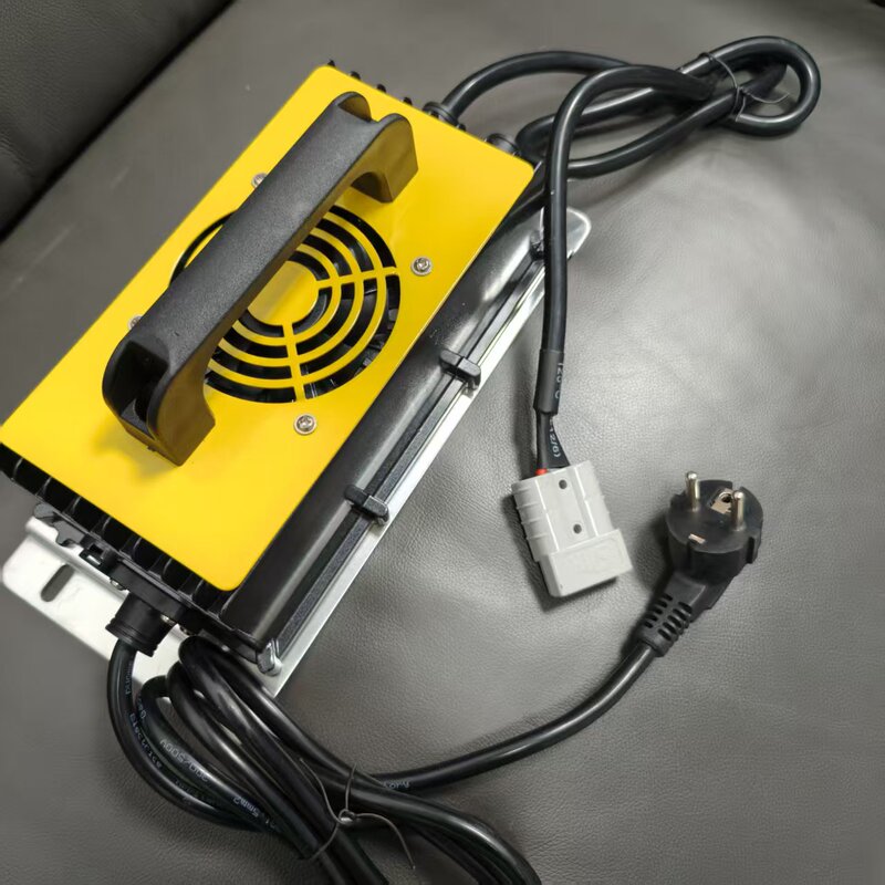 Electric Vehicle Charger 24V30A Golf Cart Charger 4825 Sweeper Cleaning Machine Electric Forklift