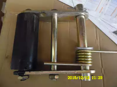 Wuzheng original factory accessories agricultural tricycle Aoxiang triangle belt tensioner pressure pulley