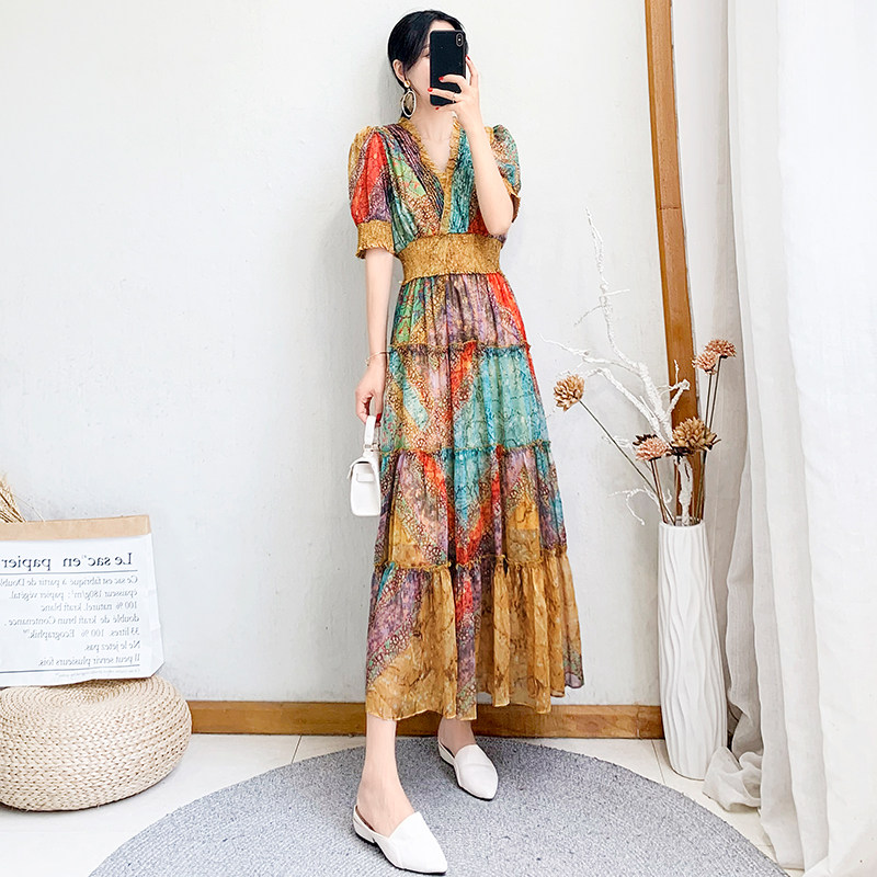 2022 new women's clothing Summer closets slim temperament over knee long version of women's snowspun beach printed long dress
