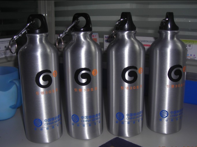 Thụy sĩ quân dao dao ấm thể thao chai nước cup miễn phí in logo quảng cáo quà tặng khuyến mãi quà tặng kinh doanh tùy chỉnh bình nước thể thao tập gym