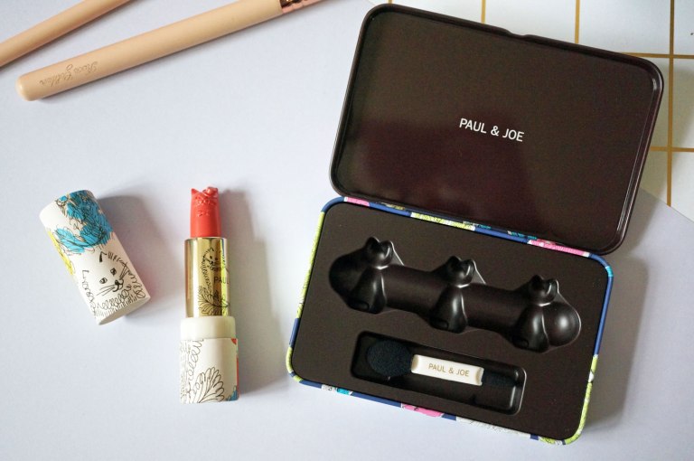Tại chỗ! Paul & Joe 15th Anniversary Cat Makeup Set Eye Shadow + Case + Pack + Replica Lipstick son dưỡng vaseline thỏi