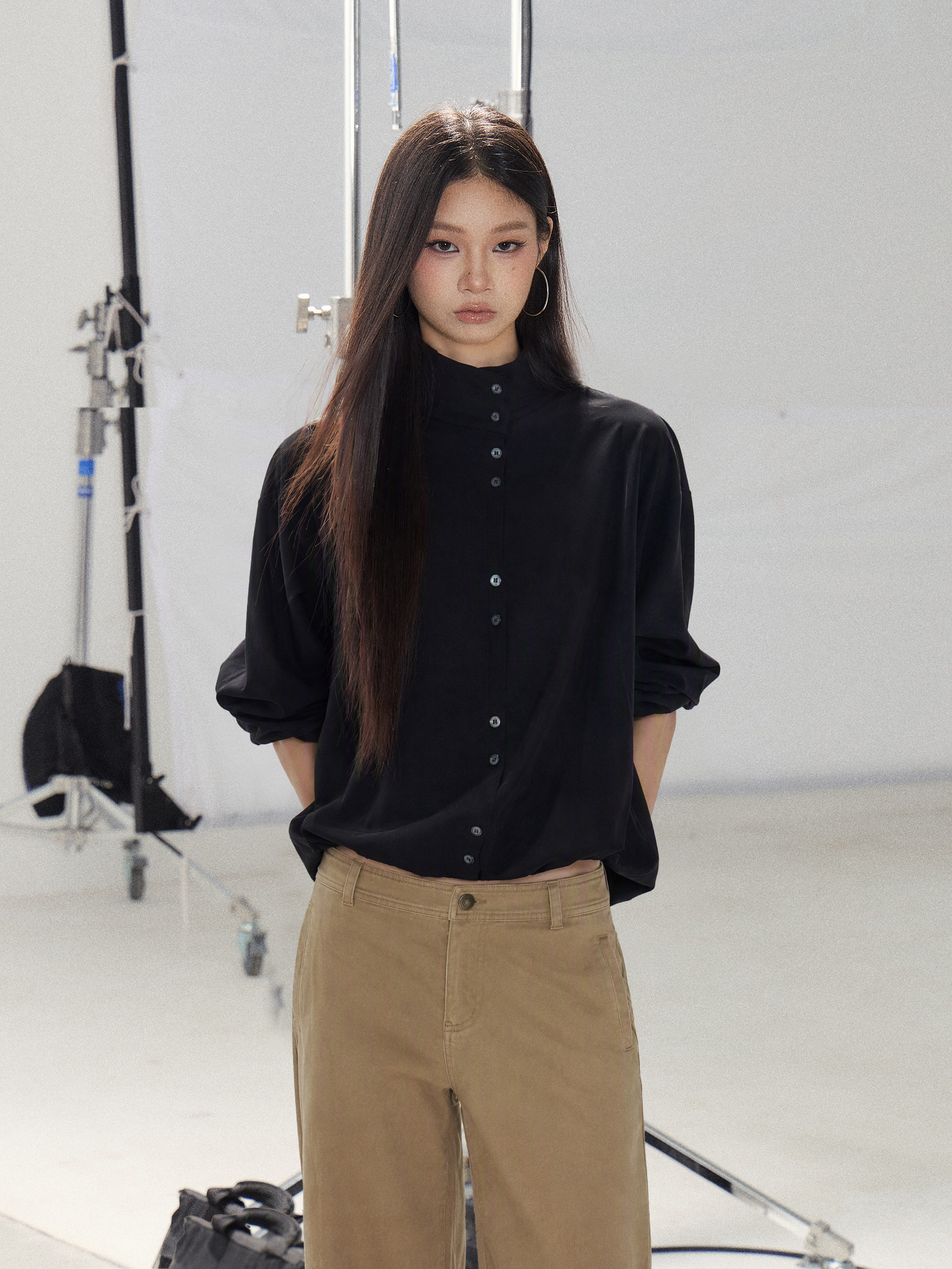 WITHMIN Black Stand-Collar Shirt