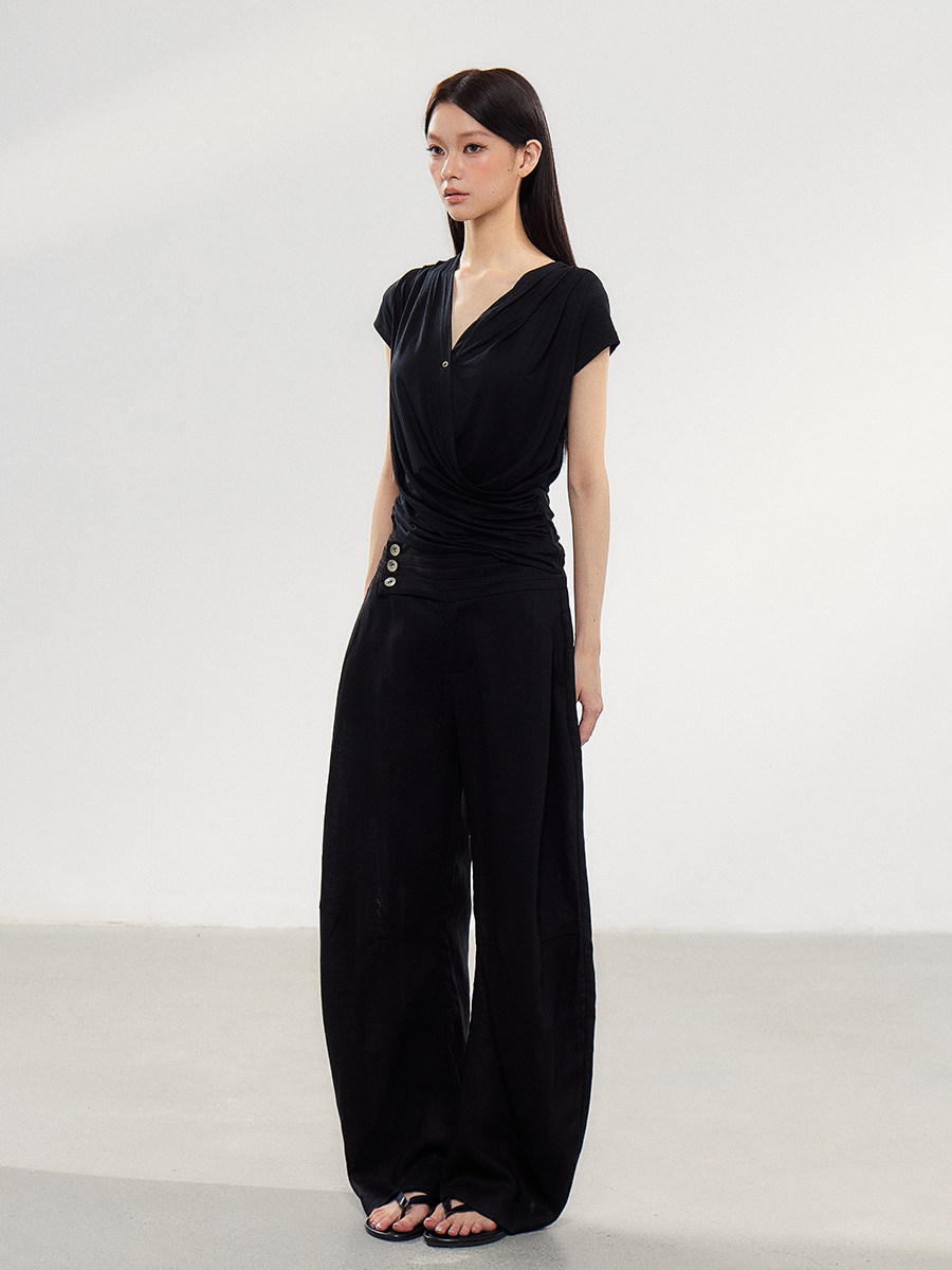 WITHMIN Black Asymmetric Button Low-Rise Straight-Leg Pants
