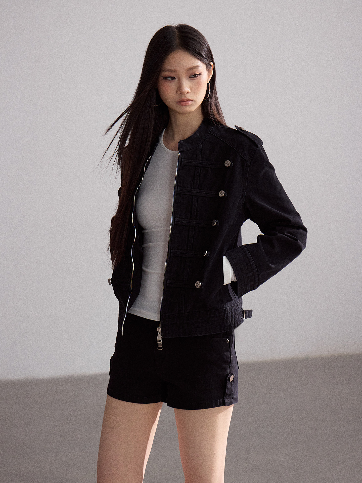 WITHMIN Black Zip-Up Cropped Jacket