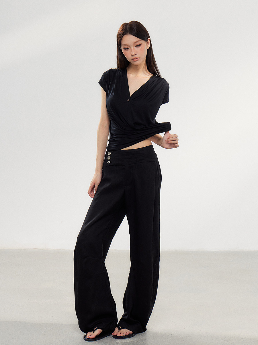 WITHMIN Black Asymmetric Button Low-Rise Straight-Leg Pants