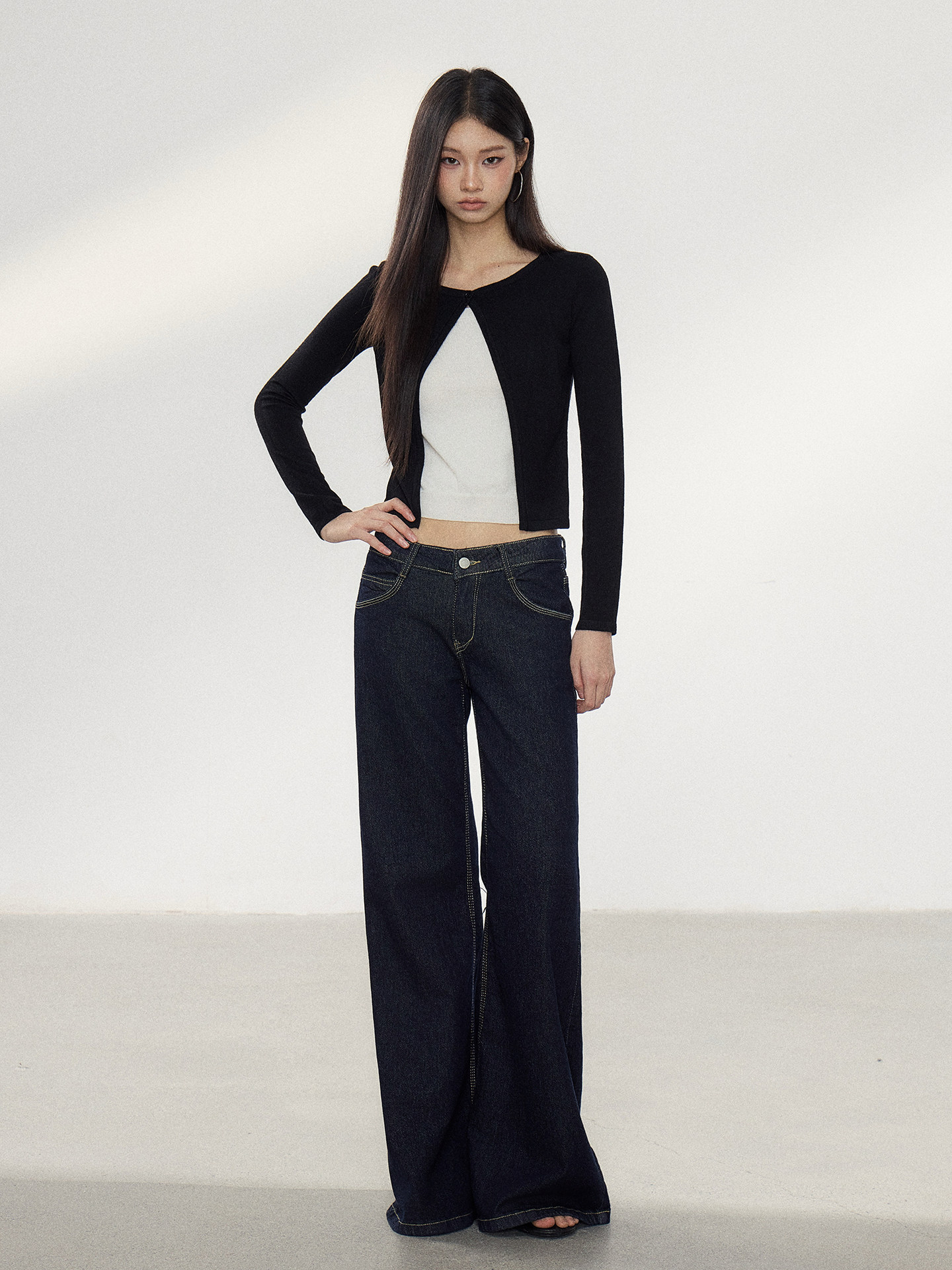 WITHMIN Black and White Layered-Look Slim-Fit Long-Sleeve Tee