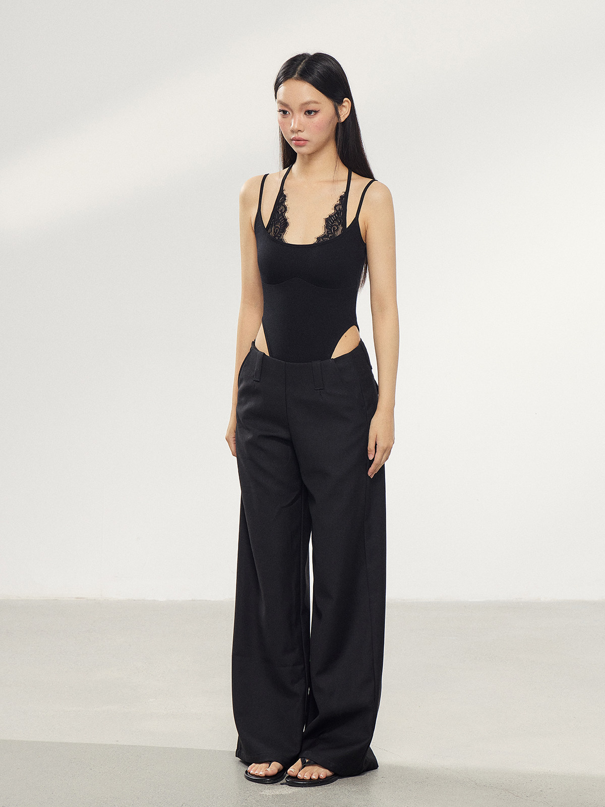 WITHMIN Black Low-Waist Wide-Leg Trousers