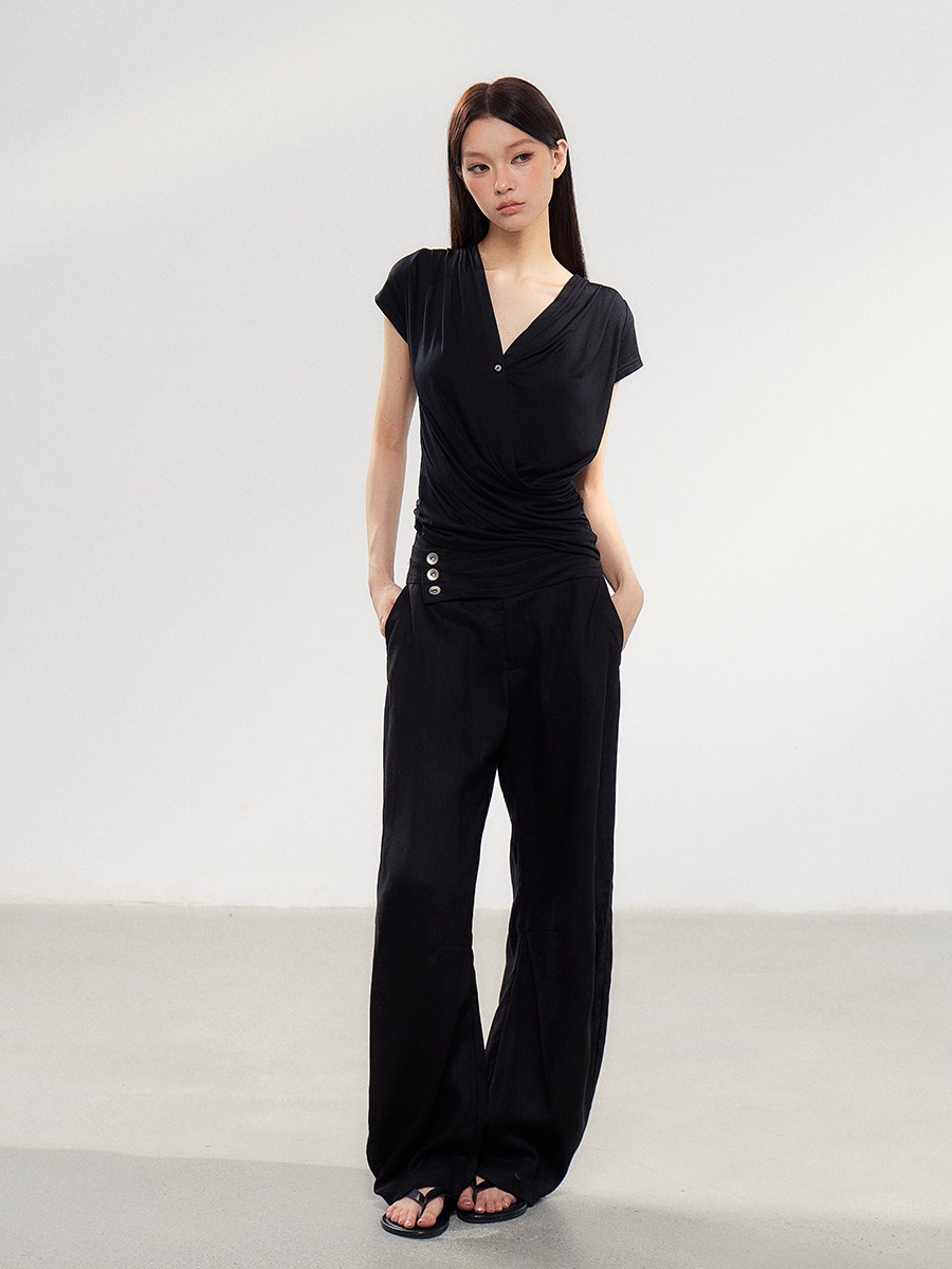 WITHMIN Black Asymmetric Button Low-Rise Straight-Leg Pants
