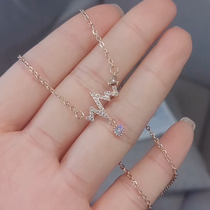 Japan-ROK titanium steel anti-allergic beating heart lock bone chain brief Temperament Short Necklace Send Girlfriend Net Red Neck Chain Pendant