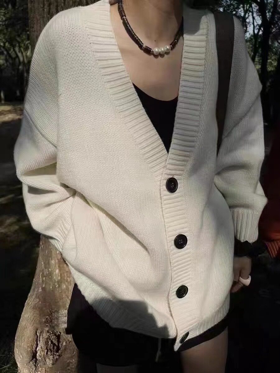 2022 autumn and winter new lazy style retro European V-neck full wool sweater coat knitted cardigan women