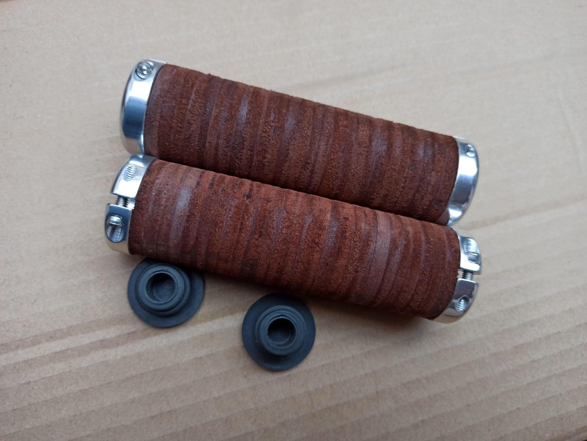 Taiwan VL retro - leather lock dead knife - roller - roller - folding car - cloth cloth set Brooksi same style