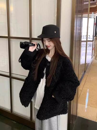 Lazy Style Loose Milk Tea-Colored Lamb Wool Coat for Women, Winter Korean Style Petite Fluffy Warm Top, Black