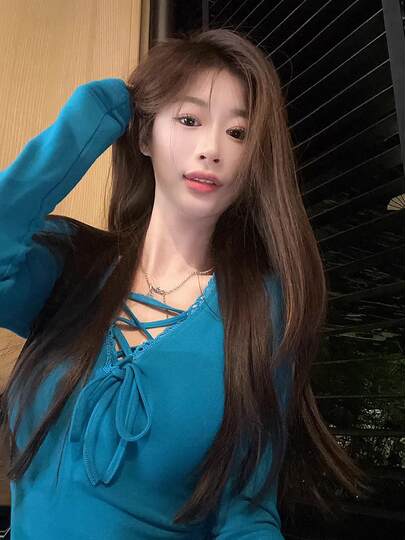 Purely Sensual, Sexy, Hollow-Out, Tie-Up Long-Sleeve T-Shirt for Women, Spring Inner Wear, Slim-Fit Design, Unique and Sweet-Spicy Top