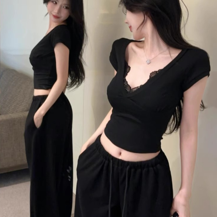 Spicy Girl Black V-Neck Lace Patchwork Short-Sleeve T-Shirt for Women, Summer Thin Style, Pure and Alluring, Slim Fit, Crop Top That Shows the Navel and Makes You Look Slimmer