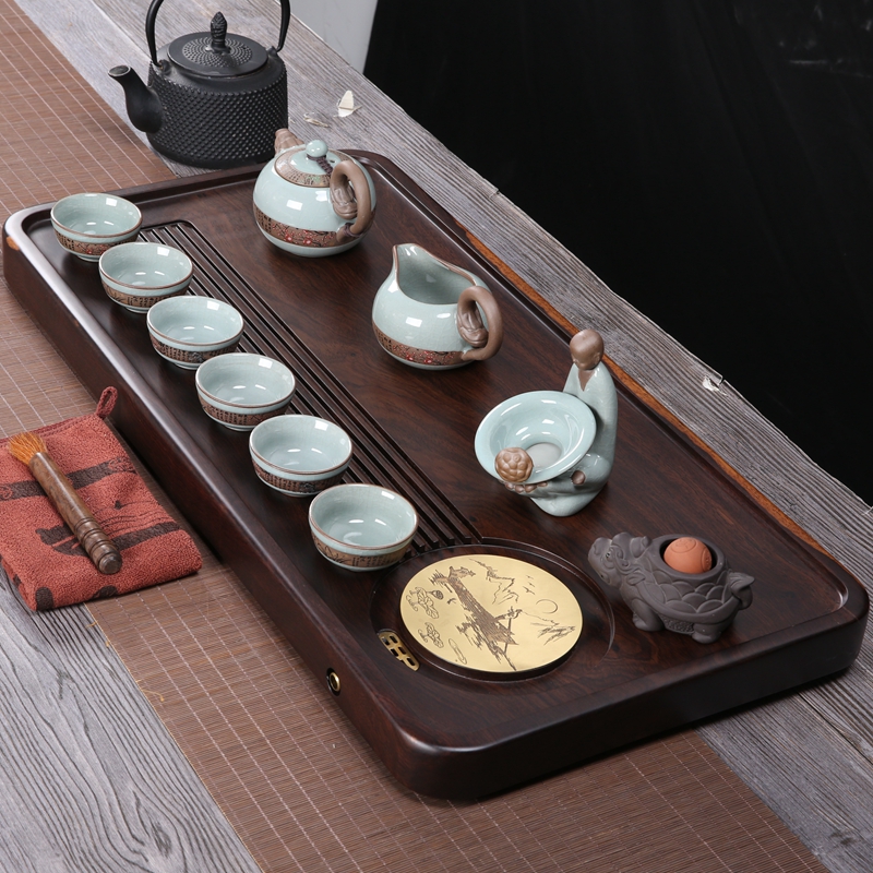 Black sandalwood solid wood tea tray whole block of log entrusted with modern home small number tea table minimalist drainage tea sea tea set
