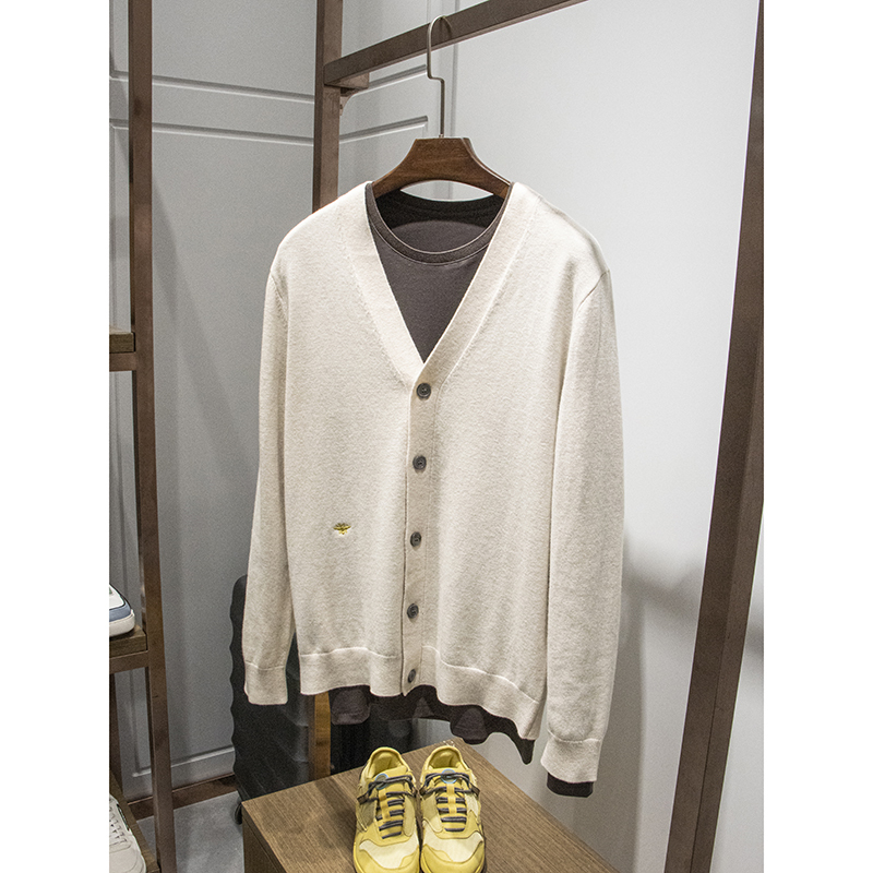 Elegant Gentleman, Gold Bee Embroidery, Delicate 100% Merino Wool, High-Quality Men's Knitted Cardigan