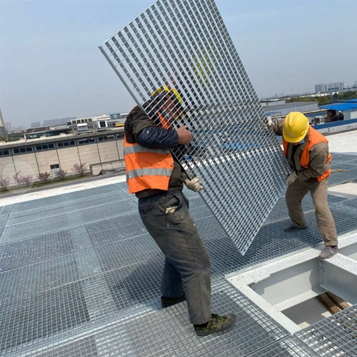 Глушба с оцинкованной стальной решеткой. Горячая оцинкованная решетка из нержавеющей стали из нержавеющей стали.