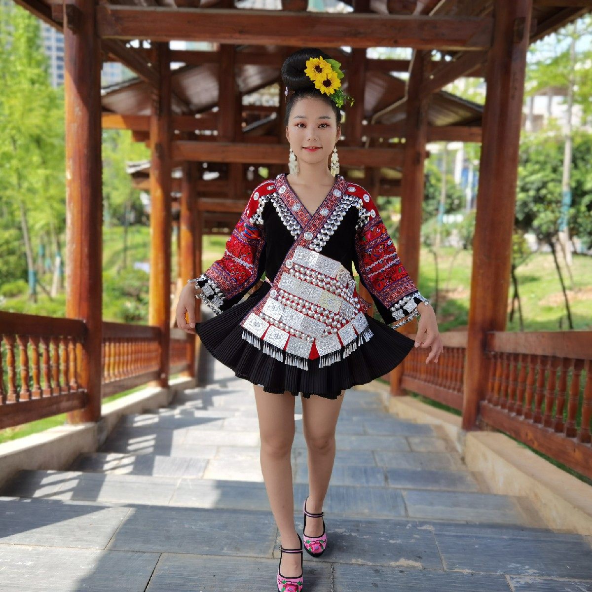 A Ying Miao Yi 2019 Summer New Ethnic Style Women's Miao Performance Clothing Hand Embroidered Clothing Stage Set