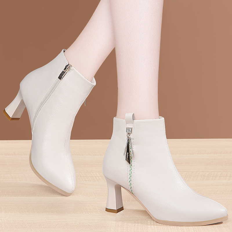 Women's Leather Shoes, Mid-High Heel, New Style, Slim, Fleece-Lined, Single-Layer, Autumn and Winter, French Pointed Leather Boots, Stiletto Heel, Short Boots