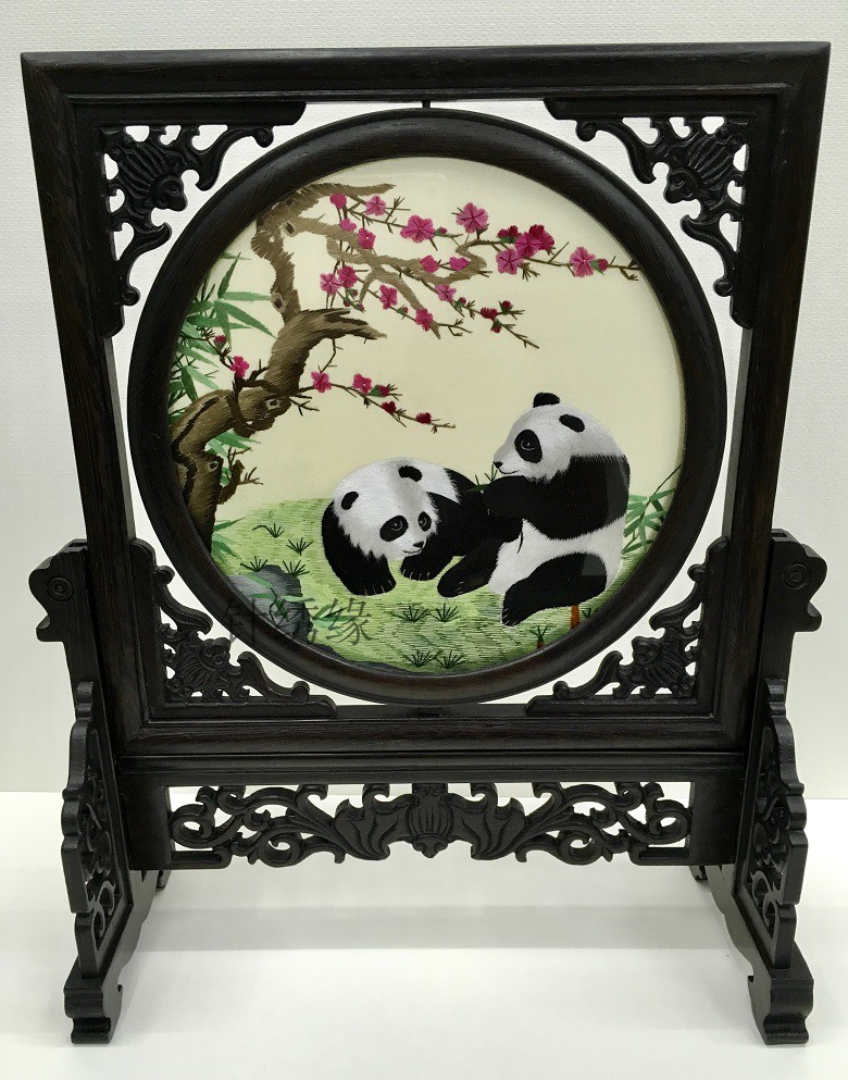 Su embroidery pure hand embroidery classic ornament boutique embroidery double-sided embroidery finished high-end gift Chinese style chicken wing wood