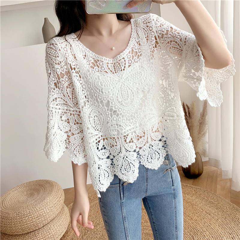 Hollow Lace Top for Women, Spring and Summer Thin Knitted Pullover, Loose Short-Sleeved Blouse, Stylish Cover-Up to Wear with Skirts