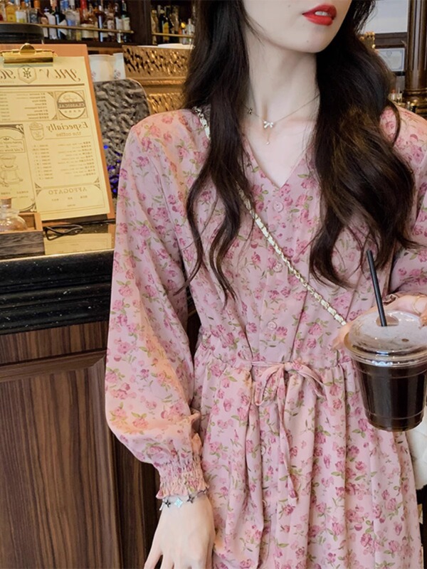 Plus-Size French-Style Floral Tea Break Dress for Women, Autumn Large Size, Elegant, Slimming, V-Neck, Pink Chiffon Long Dress Plus-Size French-Style Floral Tea Break Dress for Women, Autumn Large Size, Elegant, Slimming, V-Neck, Pink Chiffon Long Dress