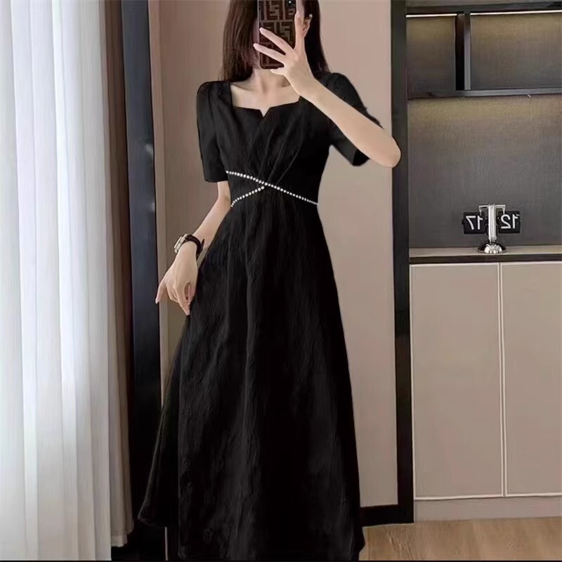 Plus-Size French Retro Hepburn-Style Jacquard Dress for Women, Summer, Slightly Chubby, Waist-Cinching, Slimming, Elegant Square-Neck Long Dress