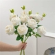 5 молочных белых (10 цветов и 5 бутонов)