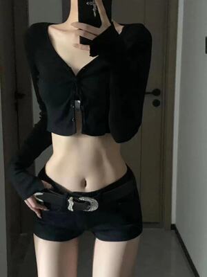 American hot girl low-waisted tight stretch denim super short pants for women's summer new slimming and figure-hugging wide-leg hot pants