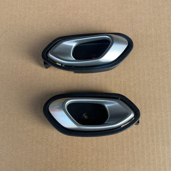 Xingyue porsche cayenne 911 martin bugatti ລົດໄຟຟ້າສີ່ລໍ້ພາຍໃນລົດ buckle handle handle handle