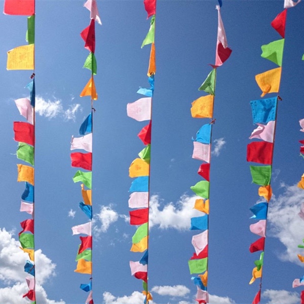 Tibetan-Style Horizontal Hanging Prayer Flags, Five-Color Flags, Silk and Cotton Flags, War Flags, Wind Horse Flags, Various Lengths, Bulk Shipment, Travel Hanging Flags